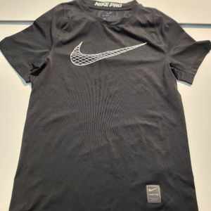 Boy's Youth Nike Pro Dri-Fit SLIM FIT Polyester/Spandex Short Sleeve Shirt Med